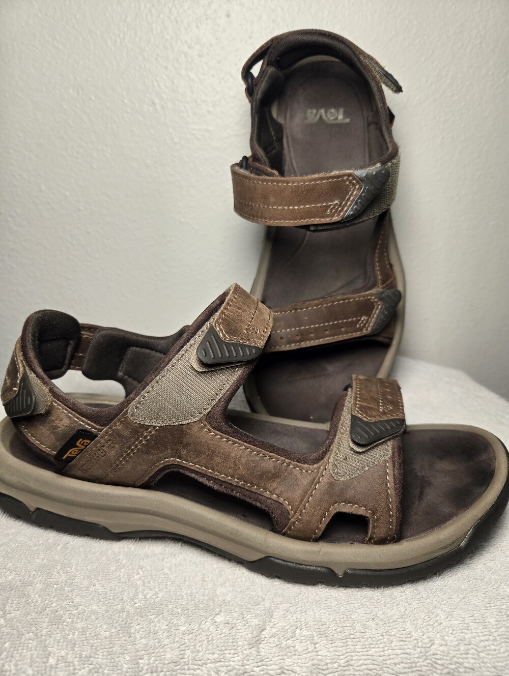 Teva Men's Size 9 Langdon Waterproof Brown Leather Hiking Sandals 1015149